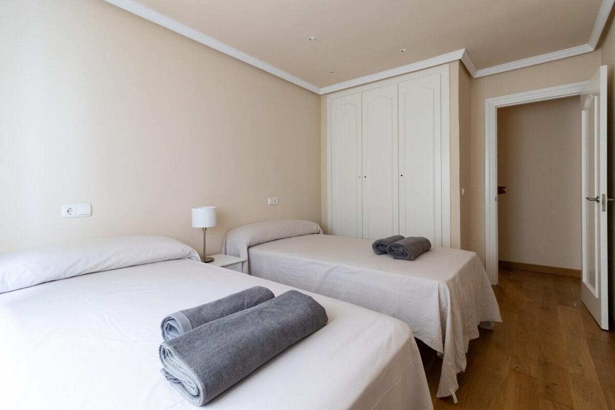Ferienwohnung Apartamento Centro Gijon Con Parking Exterior foto