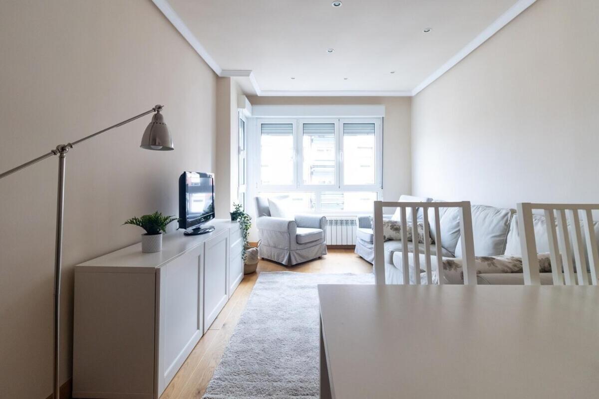 Ferienwohnung Apartamento Centro Gijon Con Parking Exterior foto