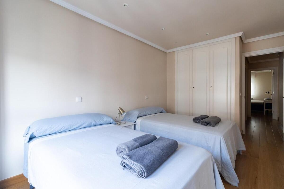 Ferienwohnung Apartamento Centro Gijon Con Parking Exterior foto