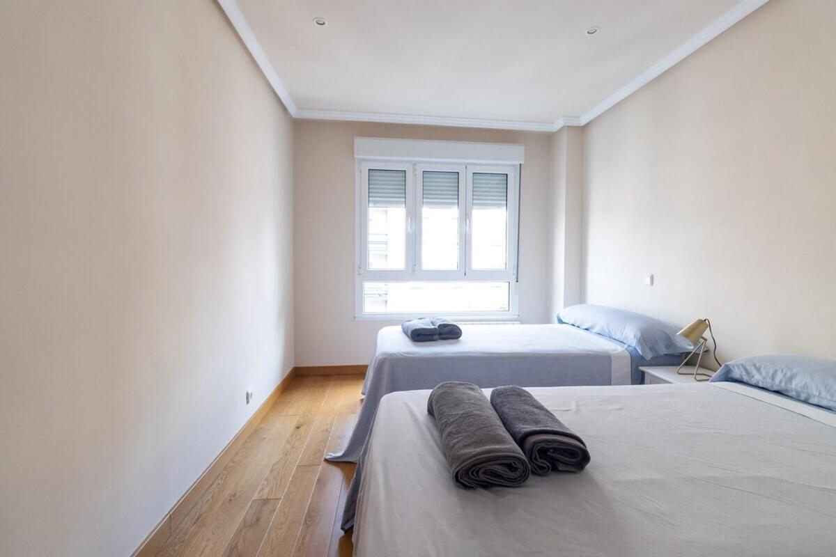 Ferienwohnung Apartamento Centro Gijon Con Parking Exterior foto